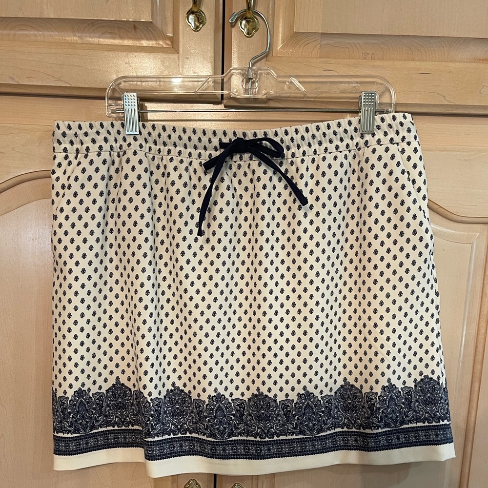 St. Tropez size XL drawstring skirt. A great looking, comfortable go to skirt!